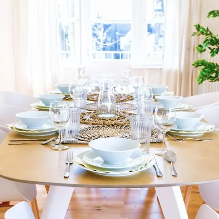 120qm Denkmal In Mit Stuck Und Balkon - Beuys - קרפלד