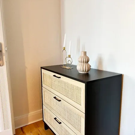 120qm Denkmal In Mit Stuck Und Balkon - Beuys - דירה *