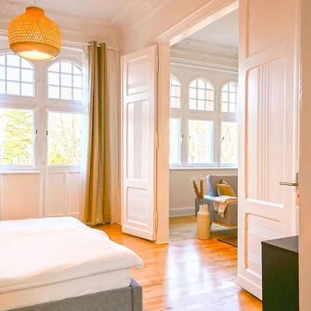 דירה 120qm Denkmal In Mit Stuck Und Balkon - Beuys - קרפלד