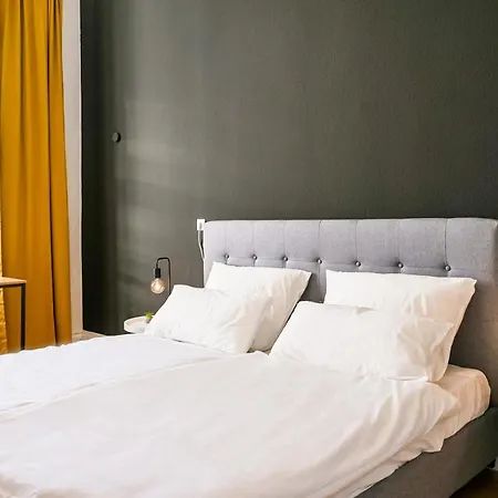 120qm Denkmal In Mit Stuck Und Balkon - Beuys -