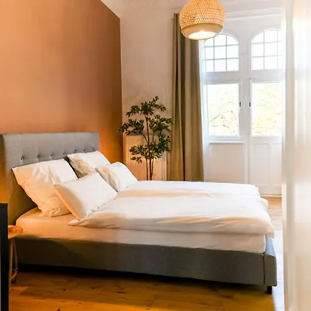 דירה 120qm Denkmal In Mit Stuck Und Balkon - Beuys - *