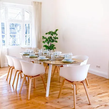 120qm Denkmal In Mit Stuck Und Balkon - Beuys - דירה