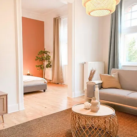 120qm Denkmal In Mit Stuck Und Balkon - Beuys - *