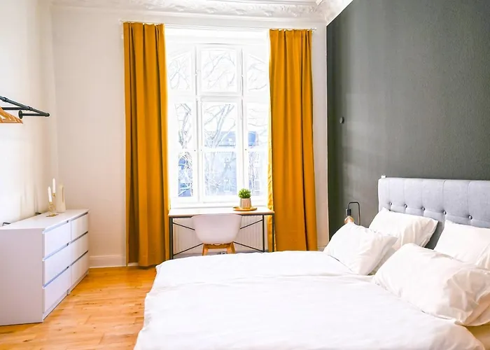 120qm Denkmal In Mit Stuck Und Balkon - Beuys - * 克雷费尔德