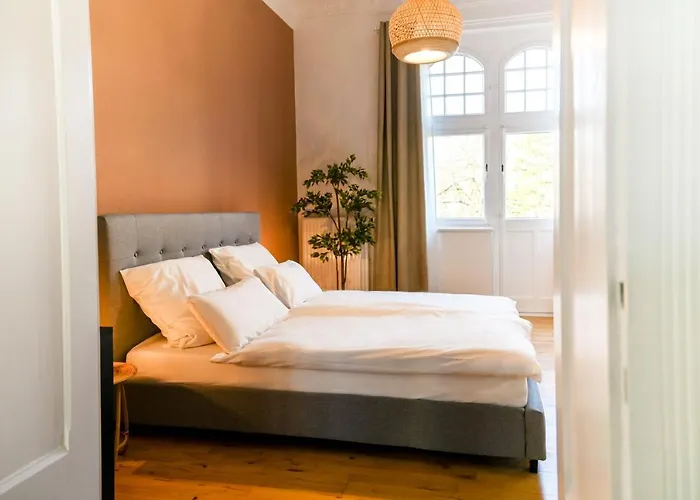 公寓 120qm Denkmal In Mit Stuck Und Balkon - Beuys - *