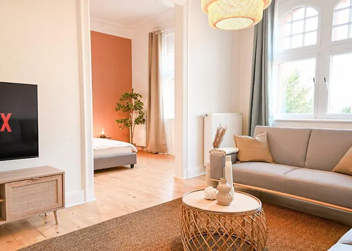 120qm Denkmal In Mit Stuck Und Balkon - Beuys - *